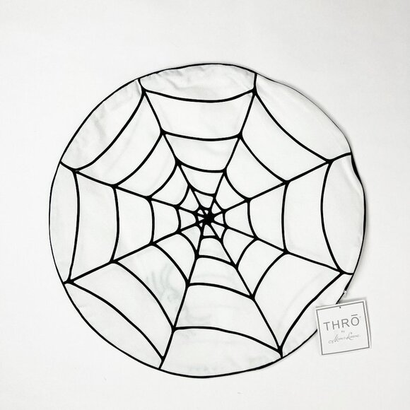 NWT THRO by Marlo Lorenz Sutton Spider Web Pillow Cover. Ivory/Black.18" Round - Picture 3 of 6